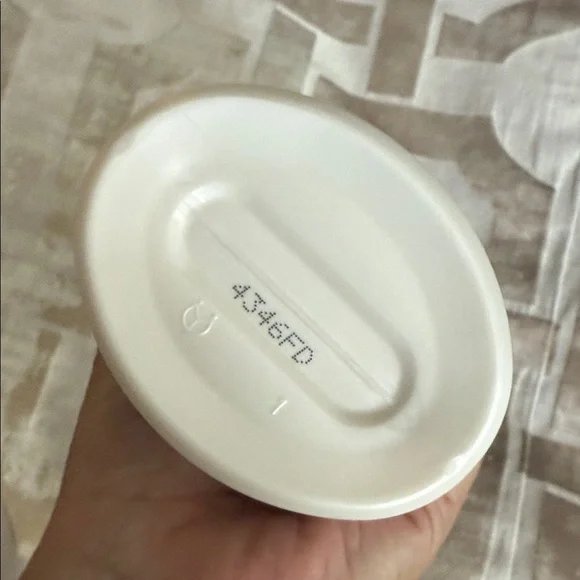 Shiseido Fino Premium Touch Shampoo - with Beauty Serum - Picture 3 of 5